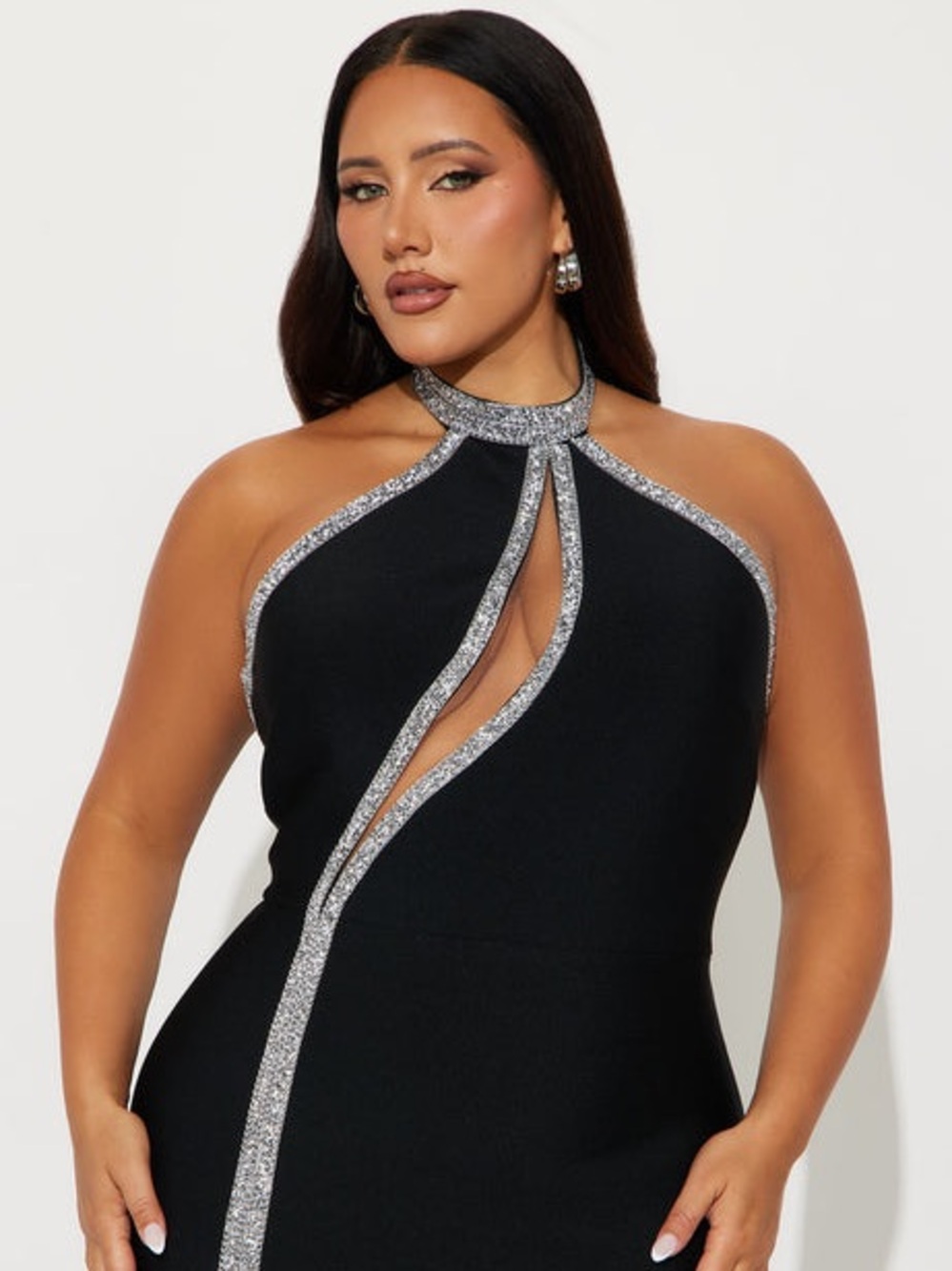 ~Scintillating Sophistication Gown w/Radiant Rhinestone Detailing & Sultry Slit~ - Picture 9 of 16